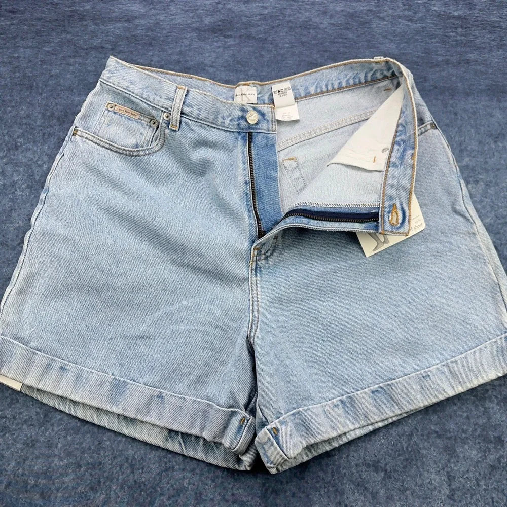 Calvin Klein Jeans Womens Cuff Short Light Indigo Enzyme Wash Size 16 BDXK690